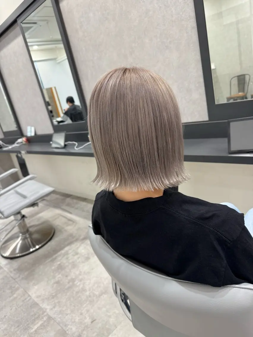 ショート カット ヘアカラー トリートメント RAISE by_WHITEのヘアスタイル