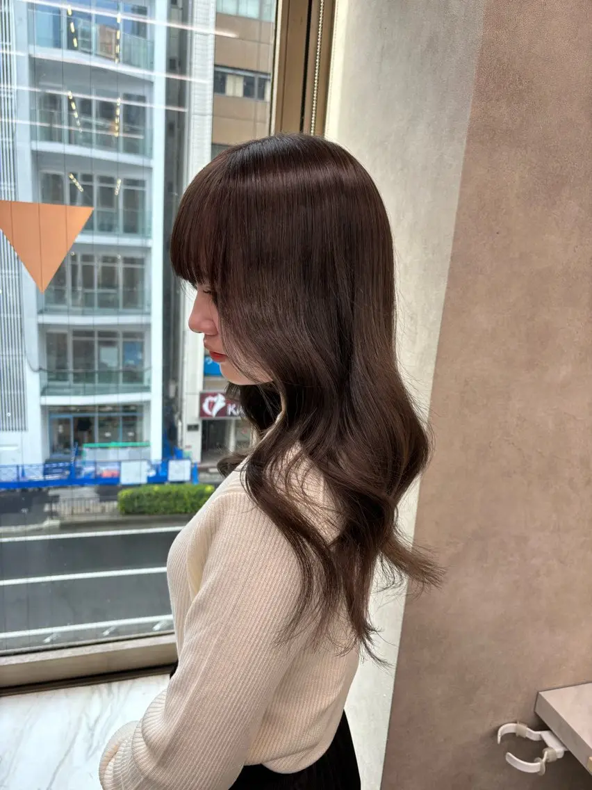 ロング カラー 抜け感レイヤー︴ ニュアンスカラーのヘアスタイル