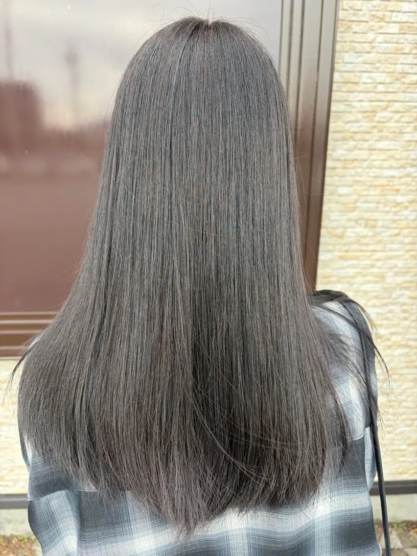 ロング カラー ヘアカラー 志村 梨帆のヘアスタイル