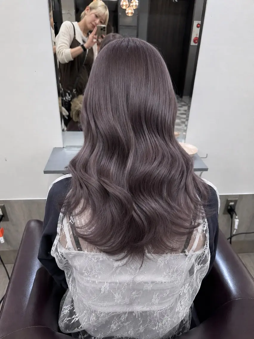 ミディアム miyuu ハイトーン×レイヤーのヘアスタイル