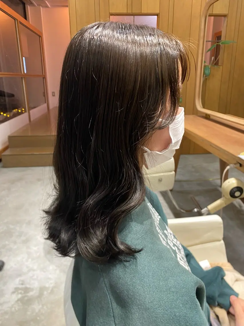 ロング カラー ベージュカラー ブリーチ ケアブリーチ イヤリングカラー インナーカラー カット ヘアカラー MIKU ／fulamのヘアスタイル