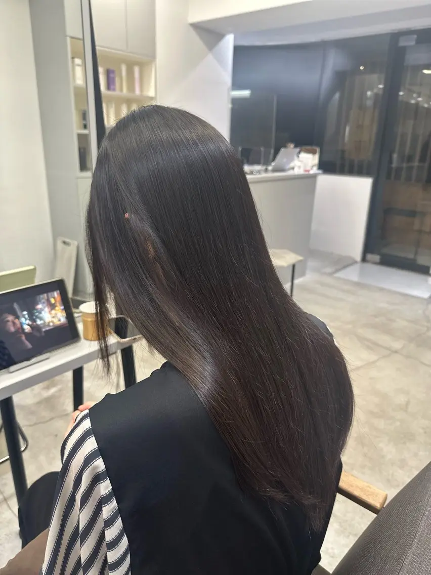 セミロング パーマ 縮毛矯正 ハイトーンカラー が絶対可愛い✨泰聖✨のヘアスタイル