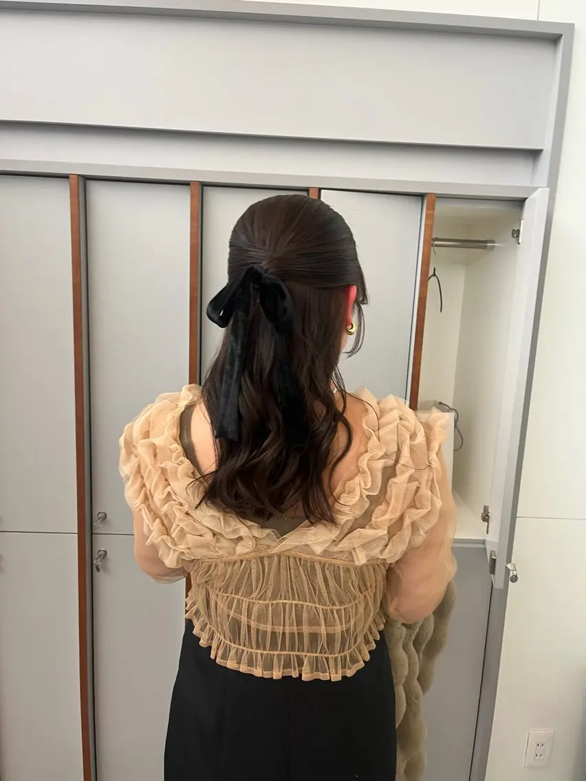 セミロング カラー ヘアアレンジ ハーフアップ ベージュカラー ブリーチ 透明感カラー ダブルカラー ヘアセット 髪質改善カラー/ボブ 🌻Mutsumiのヘアスタイル