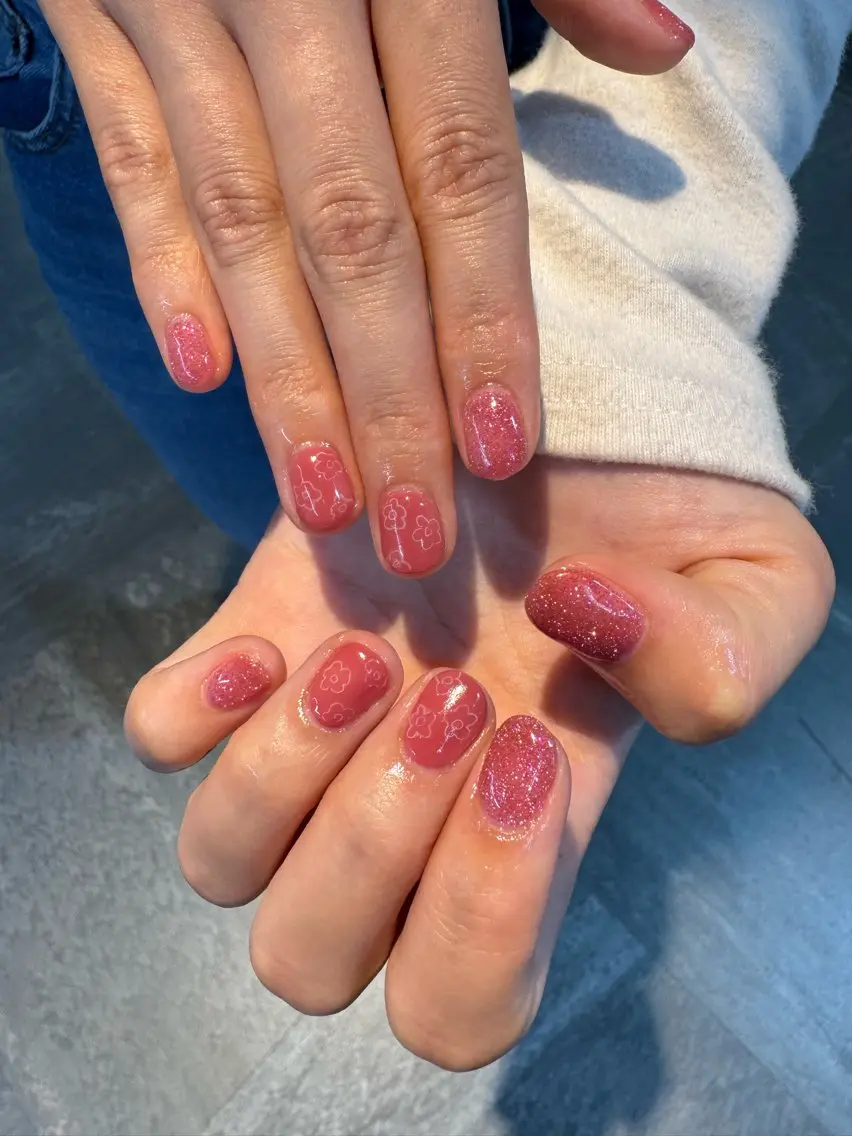 ネイル シンプルネイル GLOW MIUのネイルデザイン
