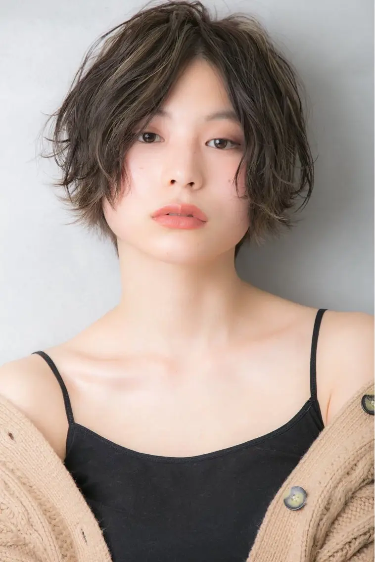 ショート カラー アッシュ アッシュブラック ベージュカラー 黒髪 ブリーチ カット ヘアカラー トリートメント 平日オススメ✨ コスパ&タイパ✨山下のヘアスタイル