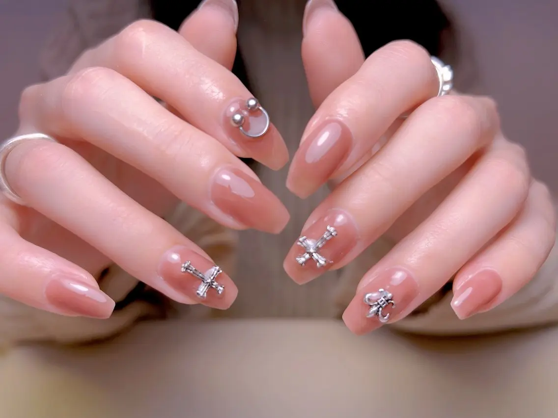 ネイル フレンチネイル ジェルネイル グラデーション 韓国ネイル マグネットネイル ハンドネイル 【長さ出し】 IRIS NAILのネイルデザイン