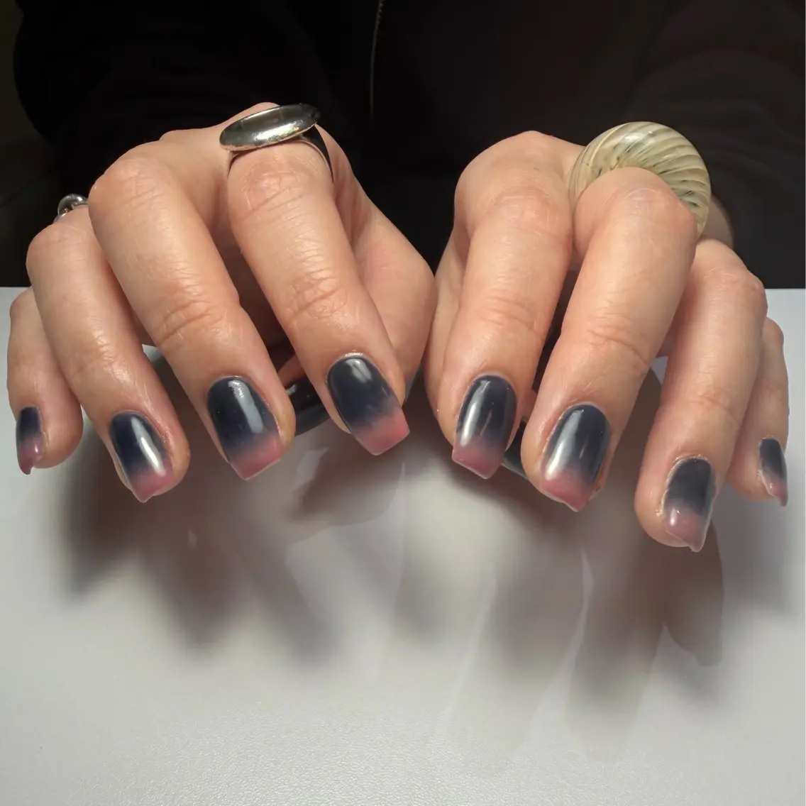 ネイル アートネイル ジェルネイル グラデーション 持ち込み ネイビー ハンドネイル Nail mood デザイン持ち込みokのネイルデザイン