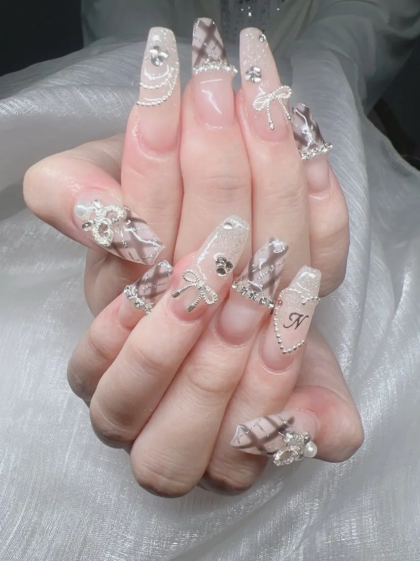 ネイル 長さ出し グラデーション キラキラネイル マグネットネイル ニュアンスネイル ハンドネイル Lee Nails チップ長さだし専門店のネイルデザイン