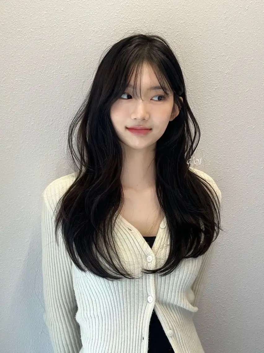 ロング カラー ヘアアレンジ カット ヘアカラー トリートメント ヘアセット レイヤー×透明感カラ ーHAYATOのヘアスタイル