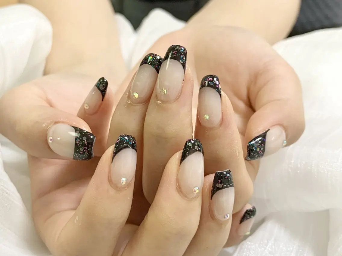 【HAND】🌸フレンチor ガラスフレンチ(ベース込み) 🎀大人/上品ストーン4個付きの写真