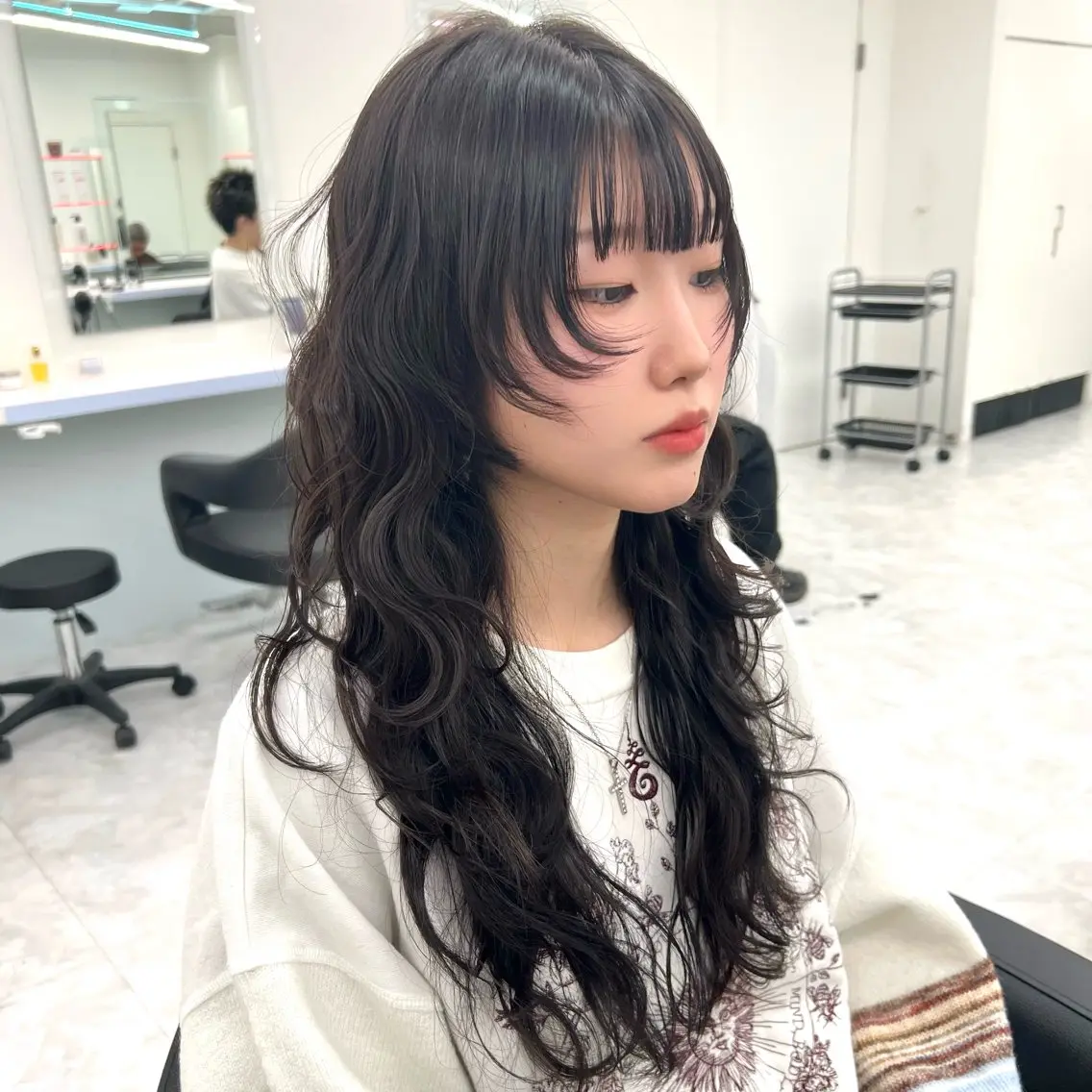 セミロング カラー KANAMI 🌏のヘアスタイル