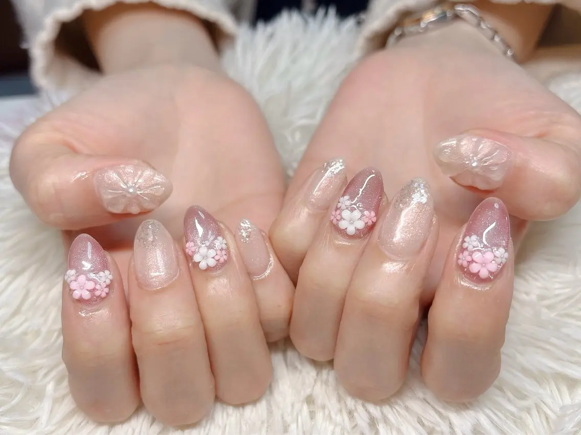 ネイル ハンドネイル パッチリオメメ Lianaのネイルデザイン
