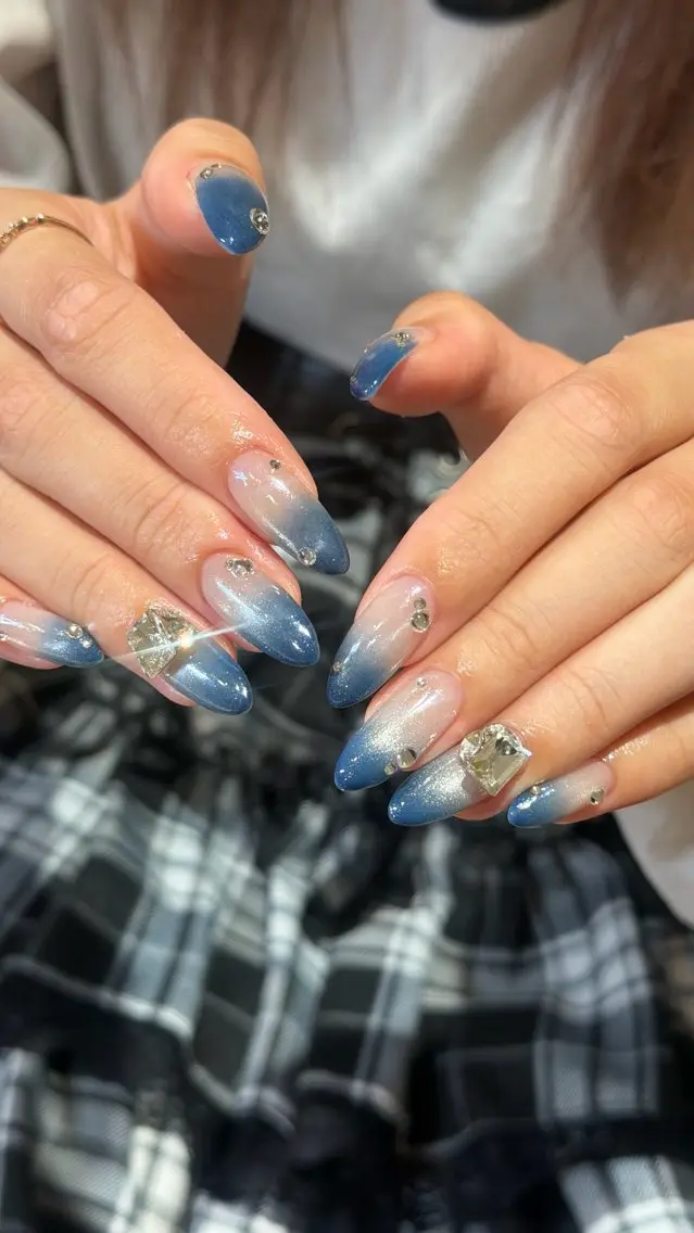 ネイル グラデーション 氷ネイル・うるうるネイル ネイビー ハンドネイル NailAVANCE Ichikaのネイルデザイン