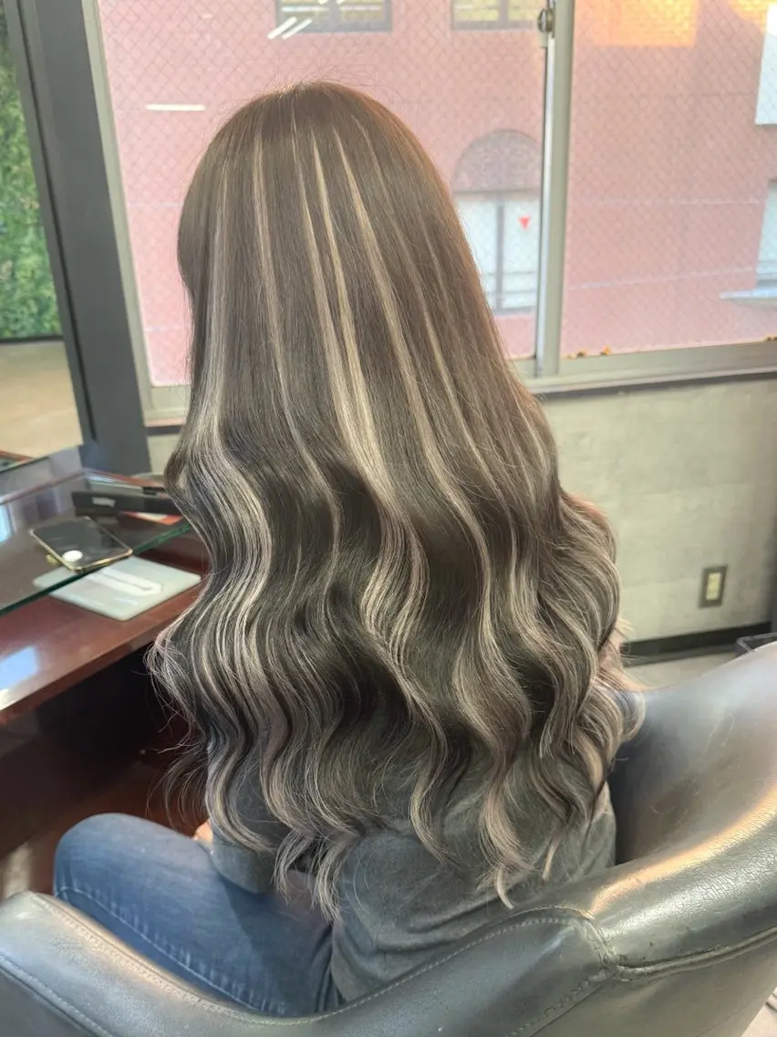 ロング カット エクステ ハイトーンエクステ 🎩カズキ🎩のヘアスタイル