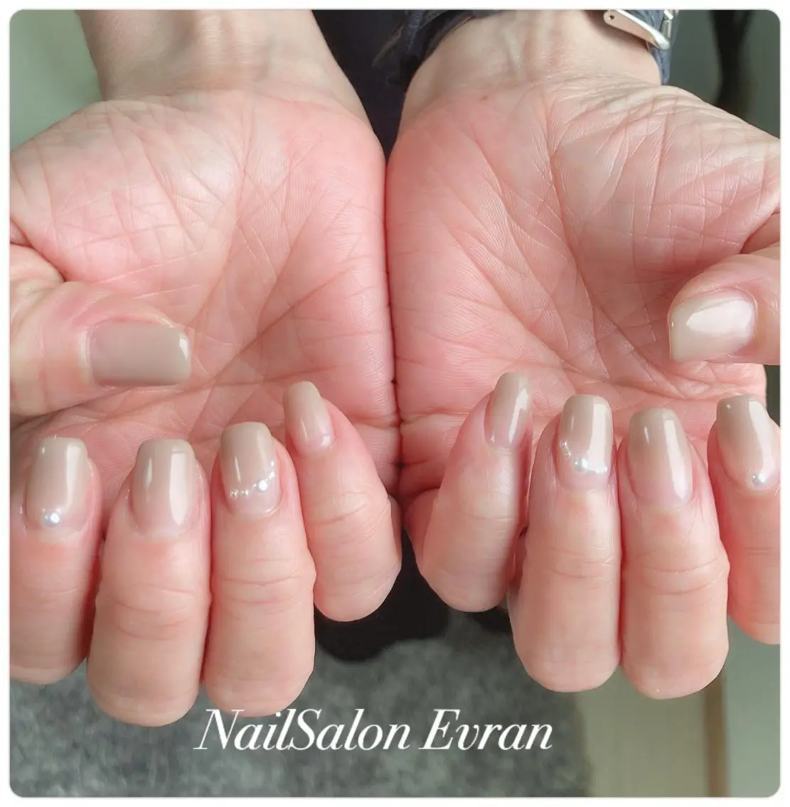 ネイル アートネイル フレンチネイル マグネットネイル 持ち込み ニュアンスネイル ハンドネイル Nail salon Evranのネイルデザイン