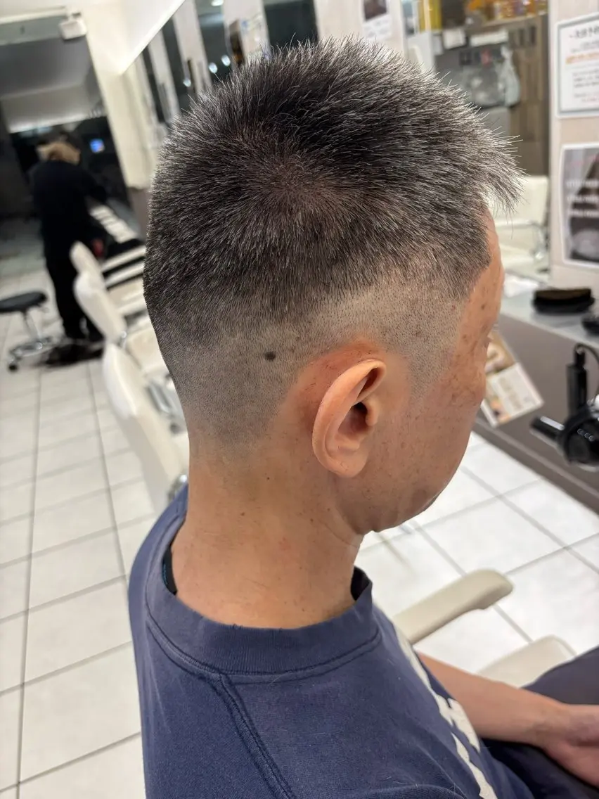 ショート メンズ ナチュラルカラー🌟 メンズカット保坂太一のヘアスタイル