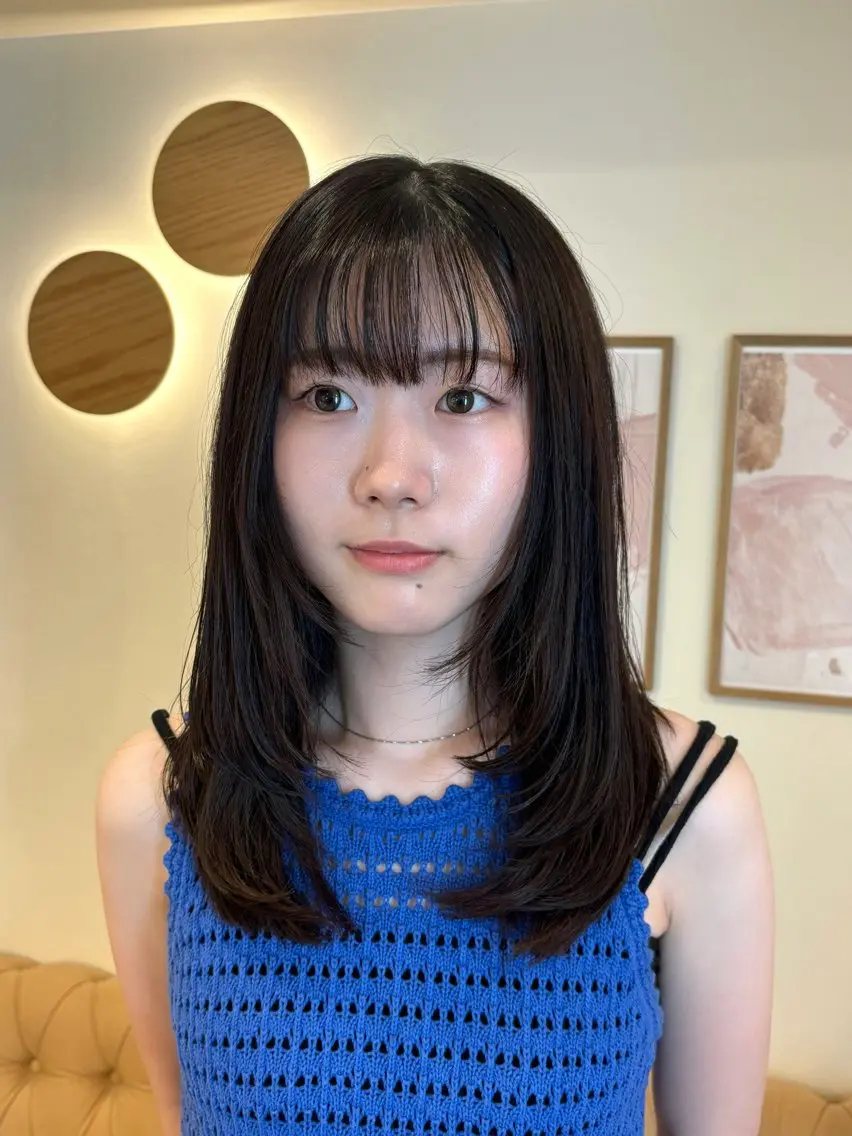 ミディアム ミディアムレイヤー レイヤーカット カット シンバヒナノ/パーマ レイヤー/髪質改善のヘアスタイル