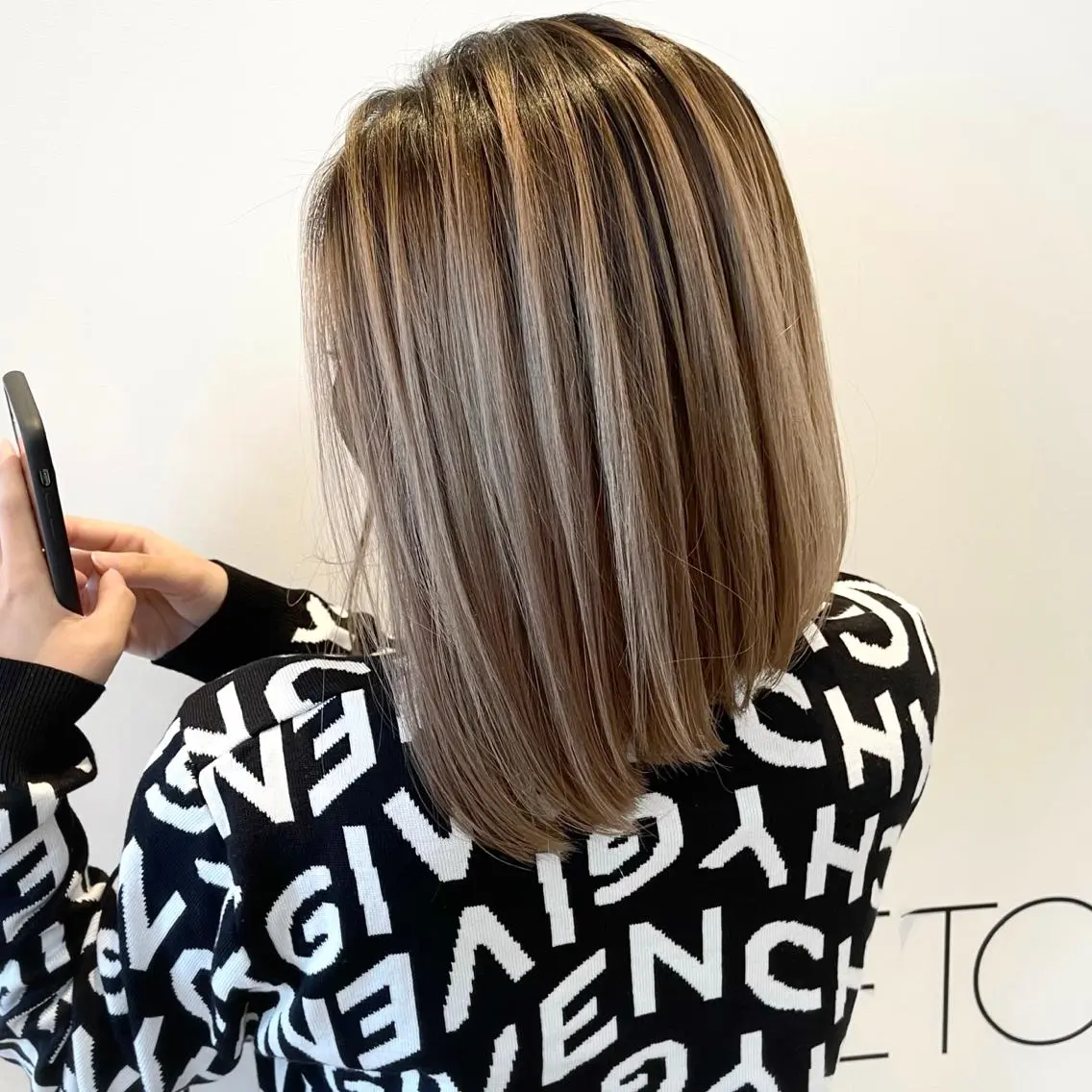 ミディアム カラー ヘアアレンジ バレイヤージュ デザインカラー ハイライトカラー 外国人風カラー ハイライト アンドウ ユウ/ レイヤーカット/韓国のヘアスタイル