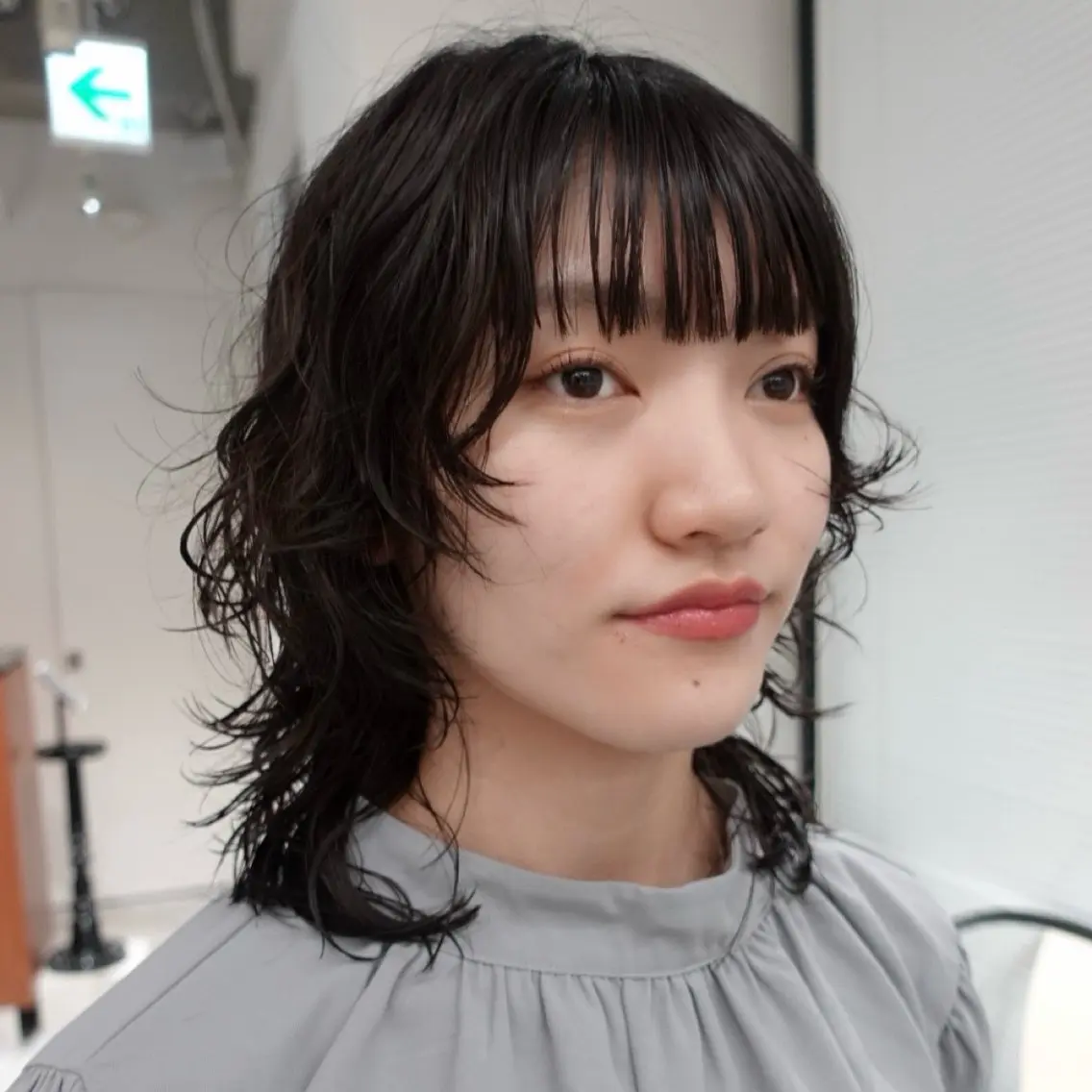 ミディアム パーマ ヘアアレンジ ミディアムパーマ ウルフカット カット 🌐サトウ リョウ🌐のヘアスタイル