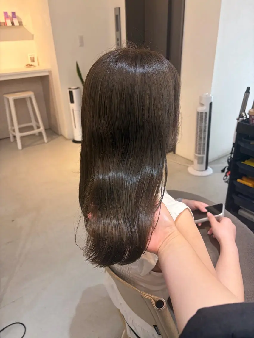 セミロング カット ヘアカラー トリートメント ✨色持ちの良い艶 カラー✨蟹江真世のヘアスタイル