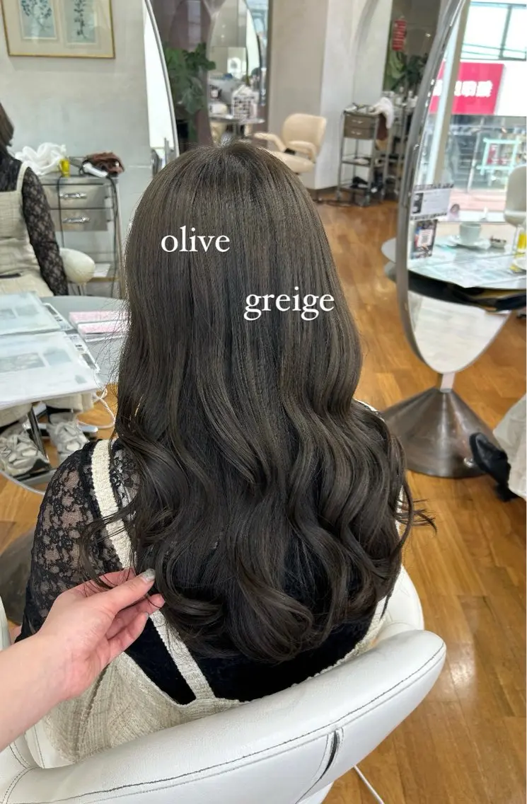 ロング カラー 透明感カラー グレージュ ヘアカラー ありむらもえ/ 透明感カラーのヘアスタイル