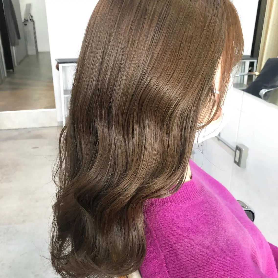 ミディアム カラー アディクシーカラー ベージュカラー 黒髪 ブリーチ ブルーカラー カット ヘアカラー トリートメント 艶髪育成サロン 京橋　shinのヘアスタイル