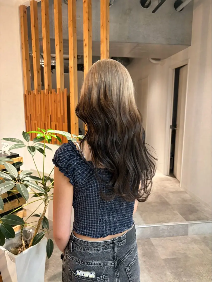 ロング ヘアカラー 中田 桃夏のヘアスタイル