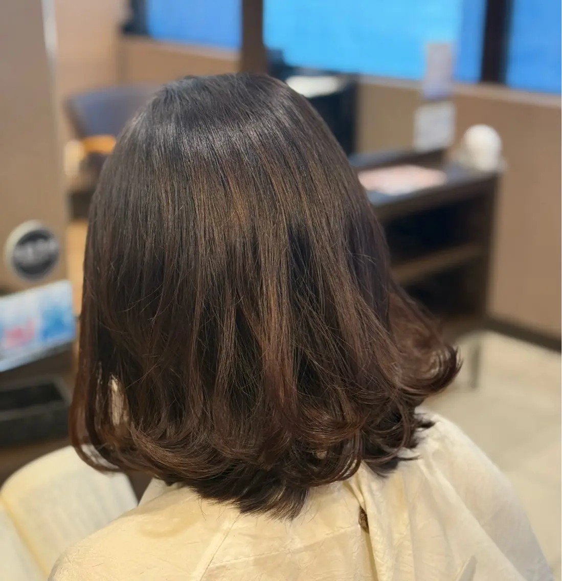 ミディアム 酒井 理沙のヘアスタイル