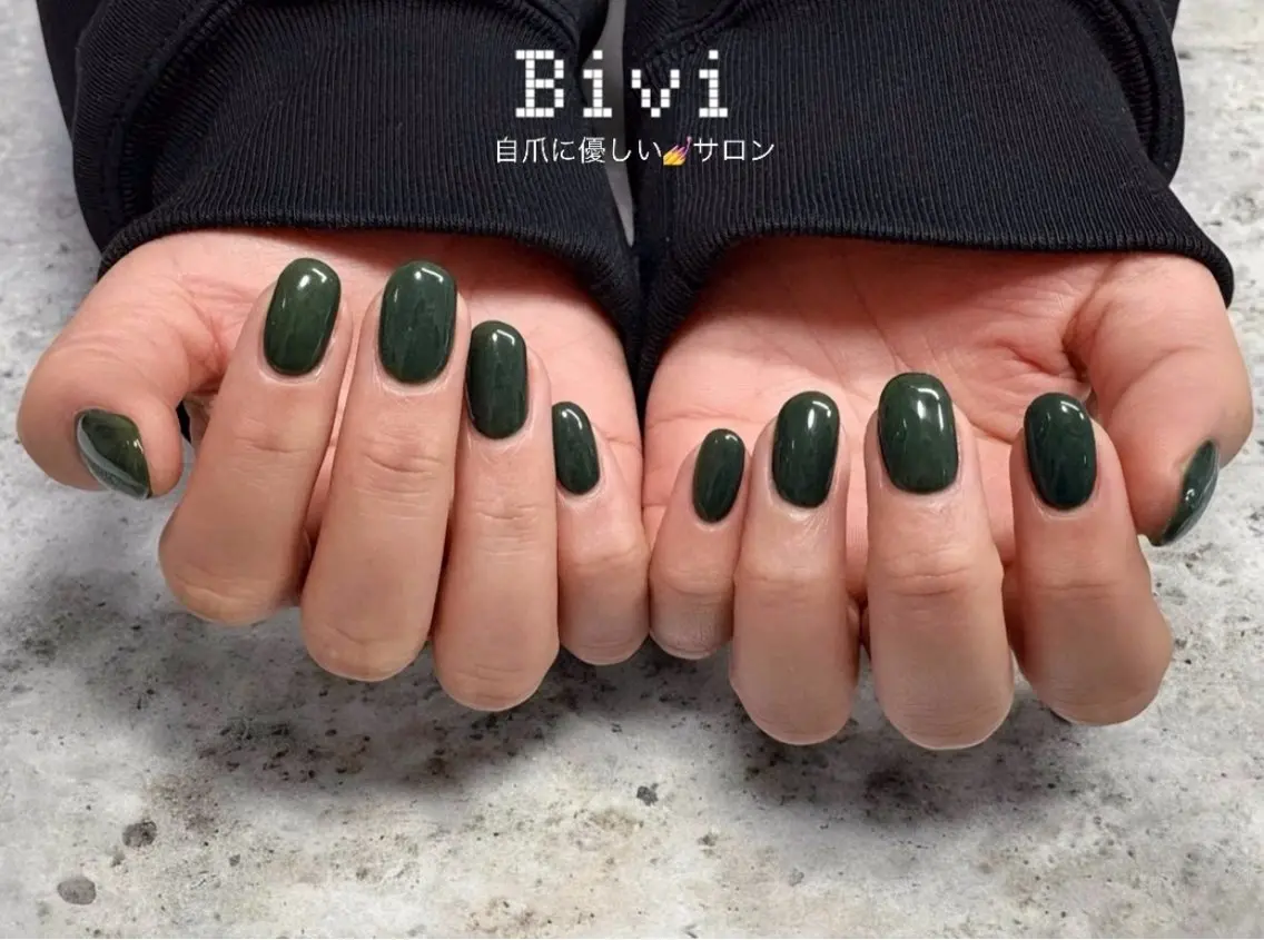 ネイル グリーン ラメ(グリッター) 持ち込み シンプルネイル ハンドネイル ハンドケア ♡Bivi♡自爪に 優しいネイルサロンのネイルデザイン