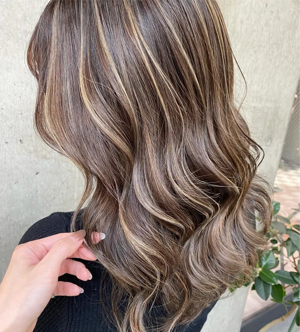ロング ハイライト ヘアカラー 🌼透明感カラー ✳︎eri🌼のヘアスタイル