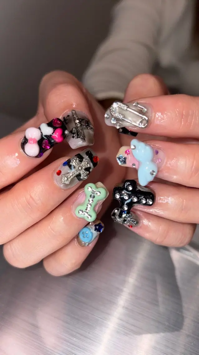 ネイル 🍓個性派ネイル🎶 /Komachi❤️のネイルデザイン