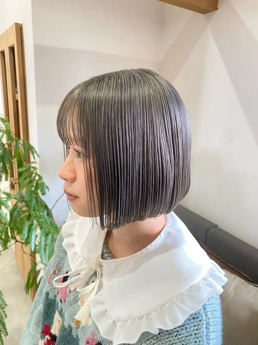 ショート カラー ブリーチ シルバー ボブ MIKU ／fulamのヘアスタイル