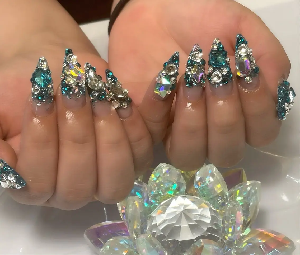 ネイル ハンドネイル glitter na ils AYAのネイルデザイン