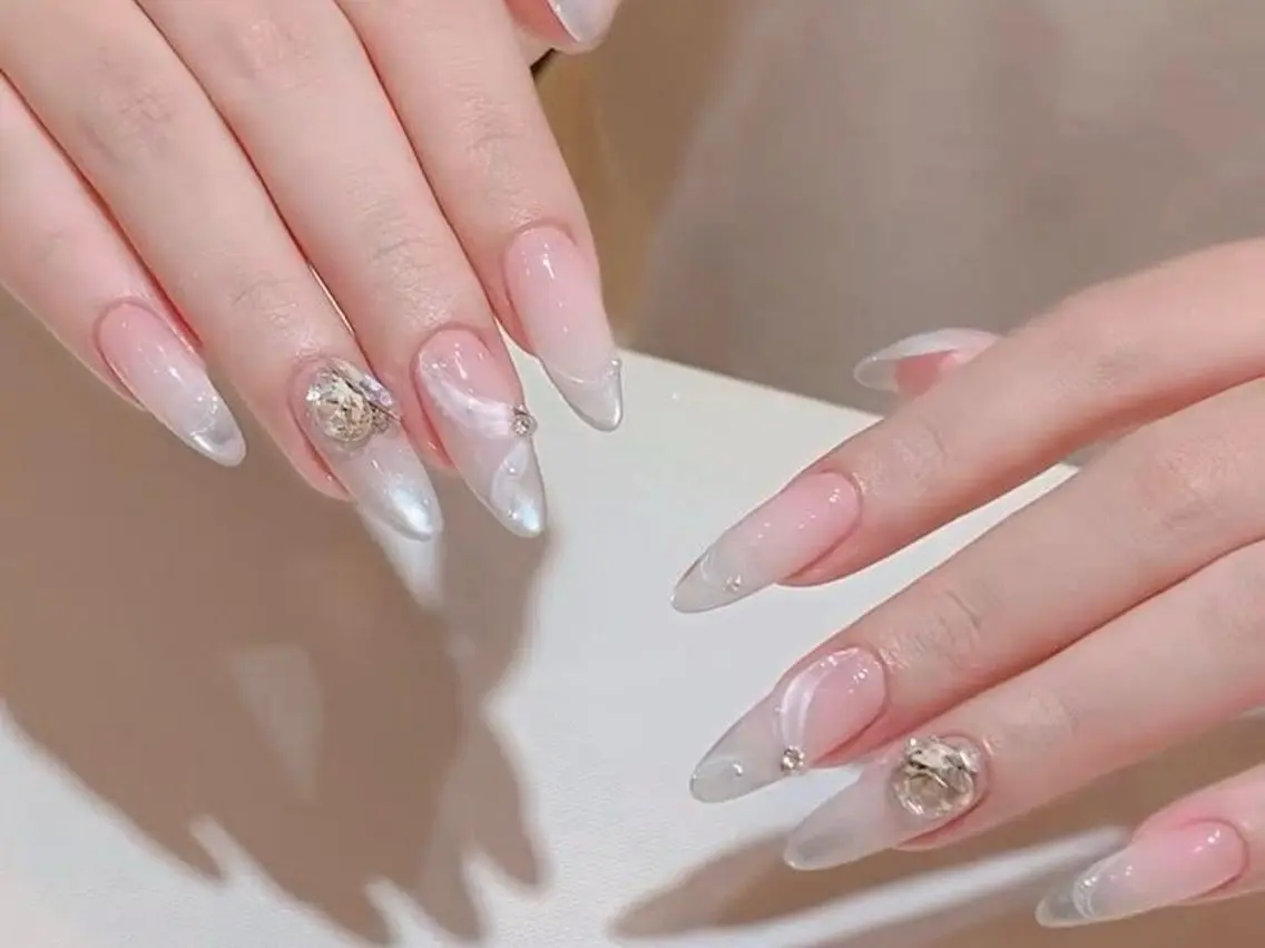 ネイル 長さ出し フットネイル ジェルネイル 韓国ネイル マグネットネイル ハンドネイル YMT NailStudioのネイルデザイン