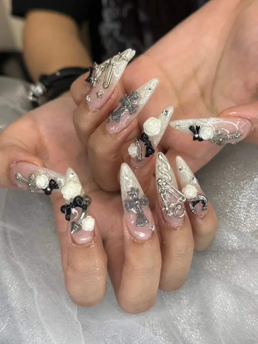 ネイル フットネイル 氷ネイル・うるうるネイル マットネイル ニュアンスネイル リボン ハンドネイル Akina Nailのネイルデザイン
