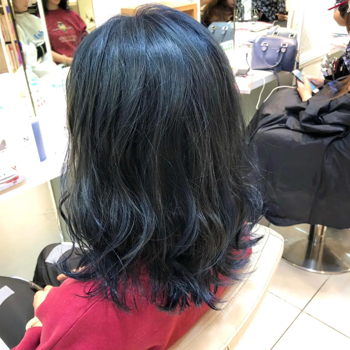 セミロング カラー ブリーチ ケアブリーチ イルミナカラー ネイビーカラー ヘアカラー トリートメント 🌈ぷる艶カラー🌈 髪質改善👑柳沼尚貴のヘアスタイル