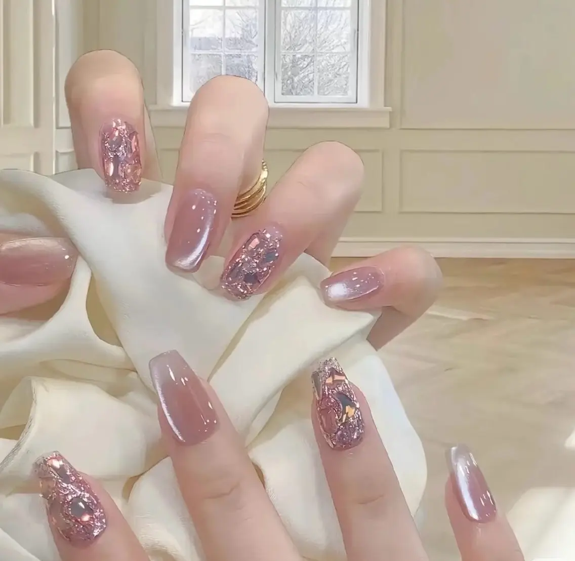 ネイル オーロラネイル キラキラネイル 韓国ネイル マグネットネイル ミラーネイル ハンドネイル Yoxie Nailのネイルデザイン