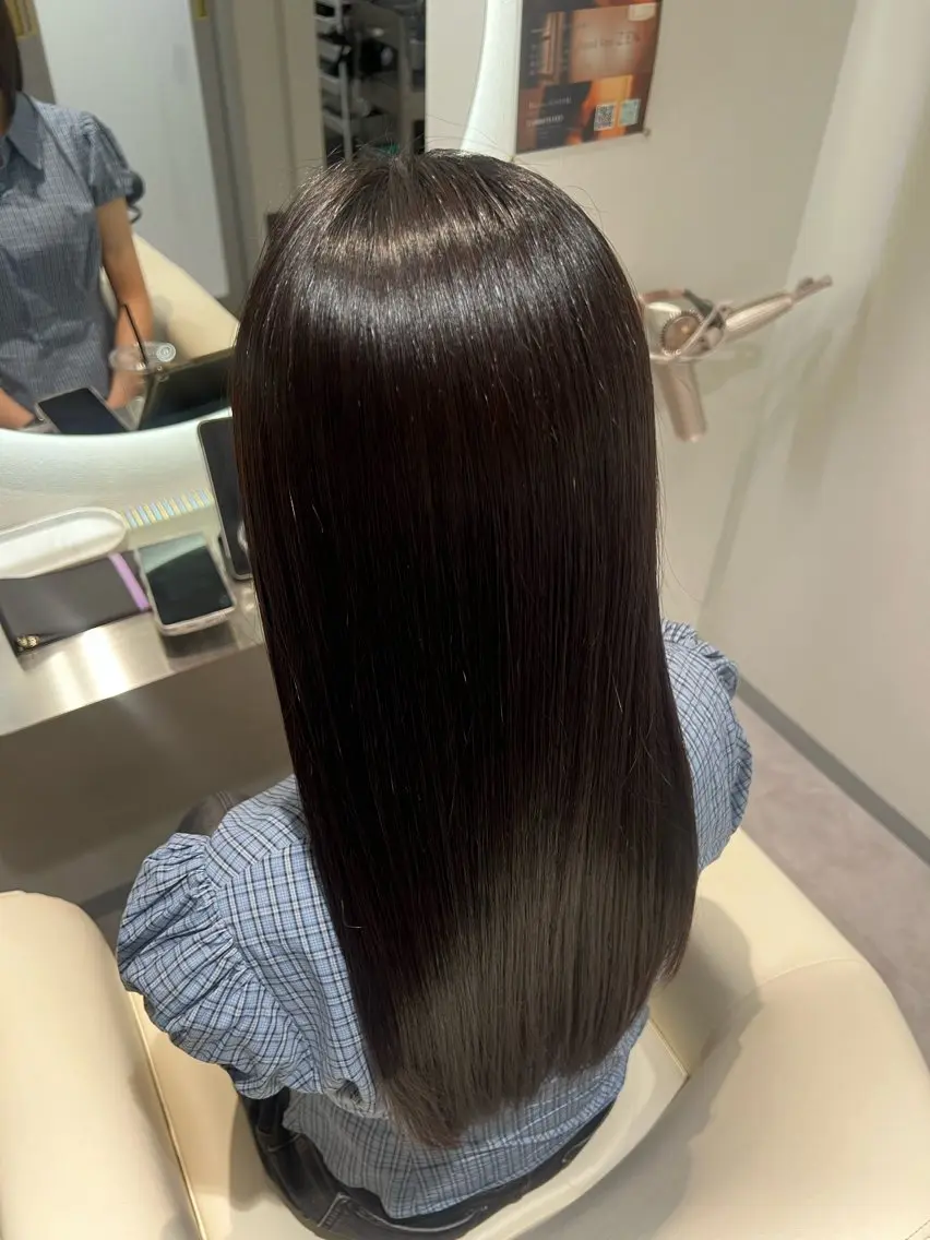 ロング 髪質改善 縮毛矯正 西川 凜のヘアスタイル