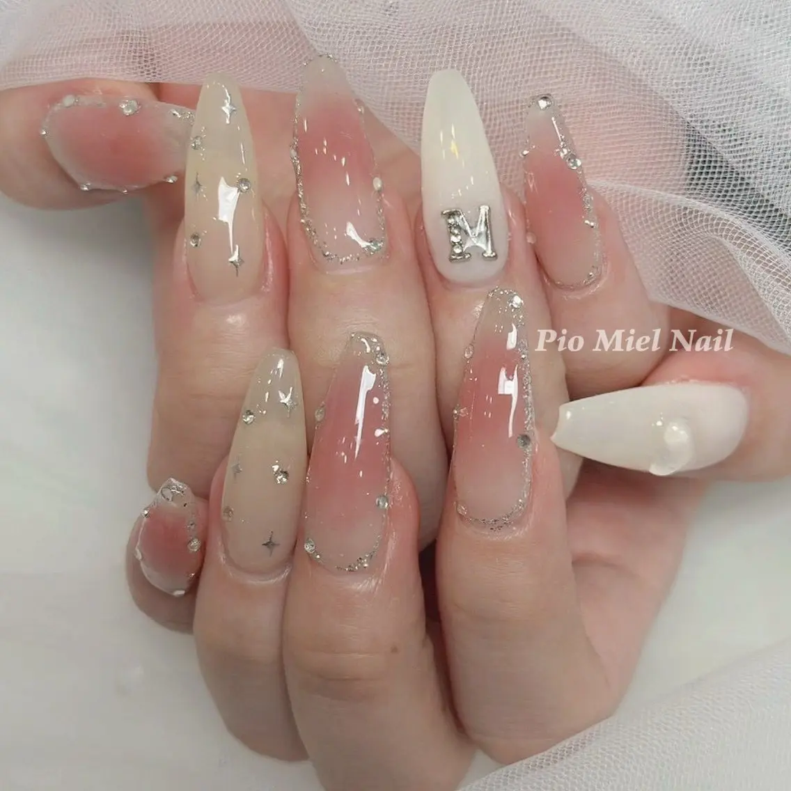ネイル ハンドネイル HANA 長さだしのネイルデザイン