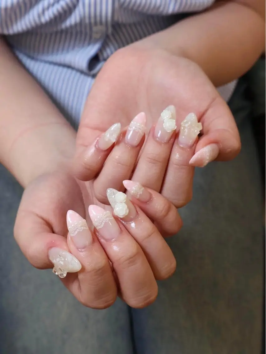 ネイル アートネイル フレンチネイル ジェルネイル キラキラネイル 韓国ネイル ハンドネイル ICE Nailsのネイルデザイン