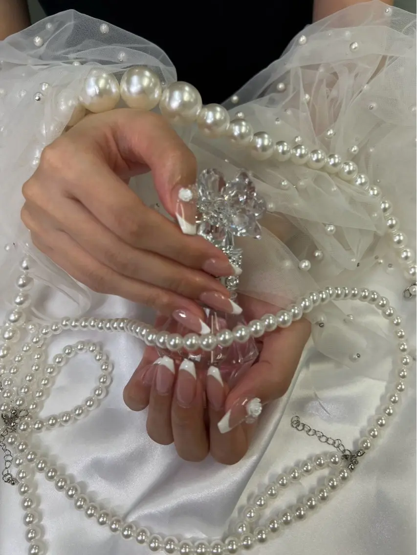 ネイル チークネイル フットネイル フレンチネイル ジェルネイル マグネットネイル Queeens nailのネイルデザイン
