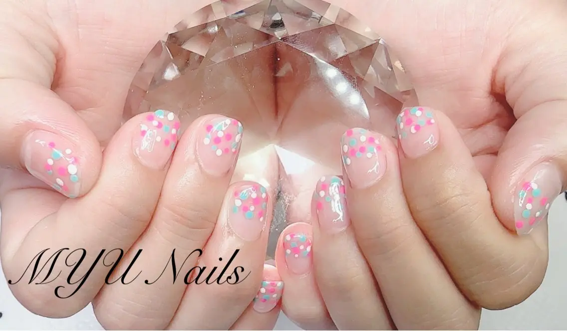ネイル ドット フレンチネイル ジェルネイル 持ち込み ニュアンスネイル ハンドネイル ニュアンスネイル🌈 MYU Nailsのネイルデザイン