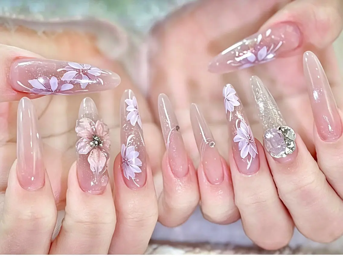 ネイル Luna K.のネイルデザイン