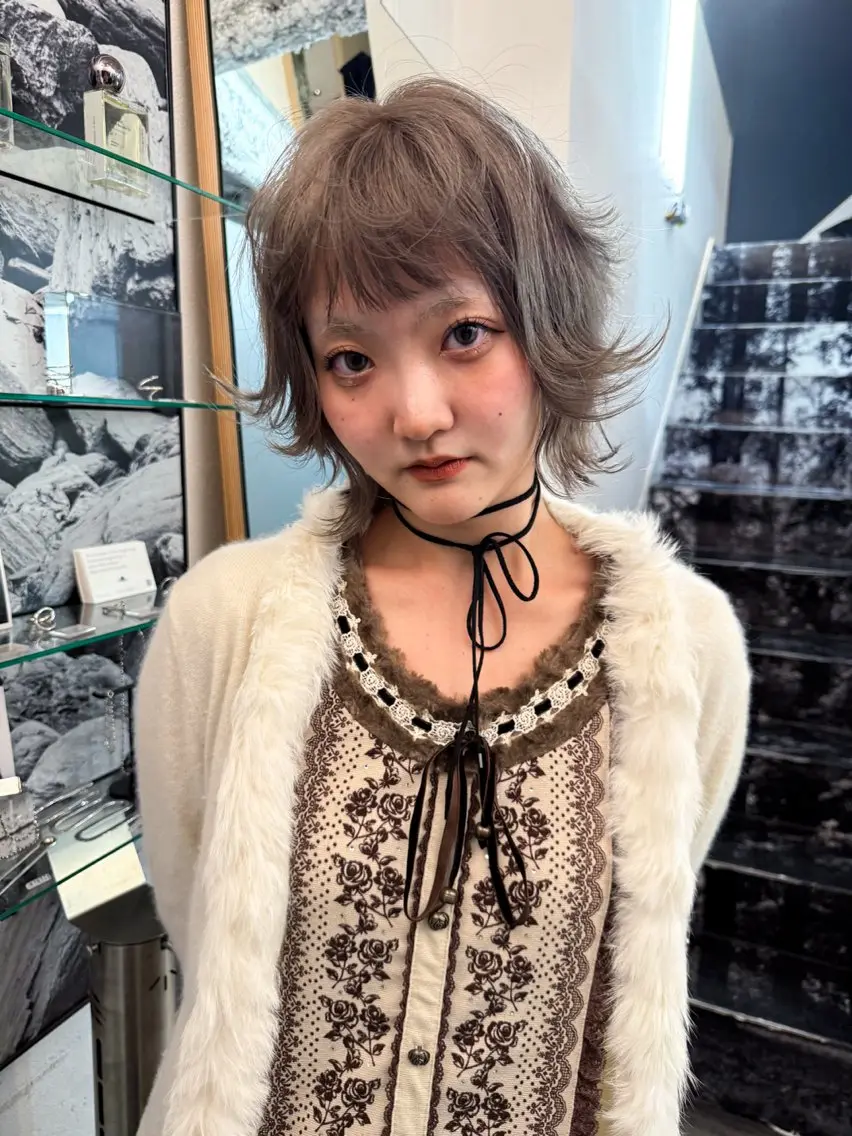 【トレンド感◎】就活後のイメチェンに＊おしゃれ復活ブリーチカラーの写真