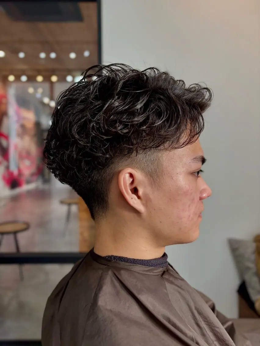 パーマ メンズ メンズパーマ ツーブロック カット パーマ メンズカット クドウユウキのヘアスタイル