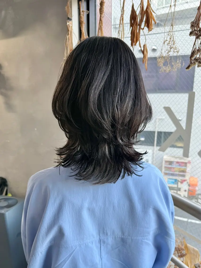 ミディアム ウルフ レイヤー パーマ🪐MANAのヘアスタイル