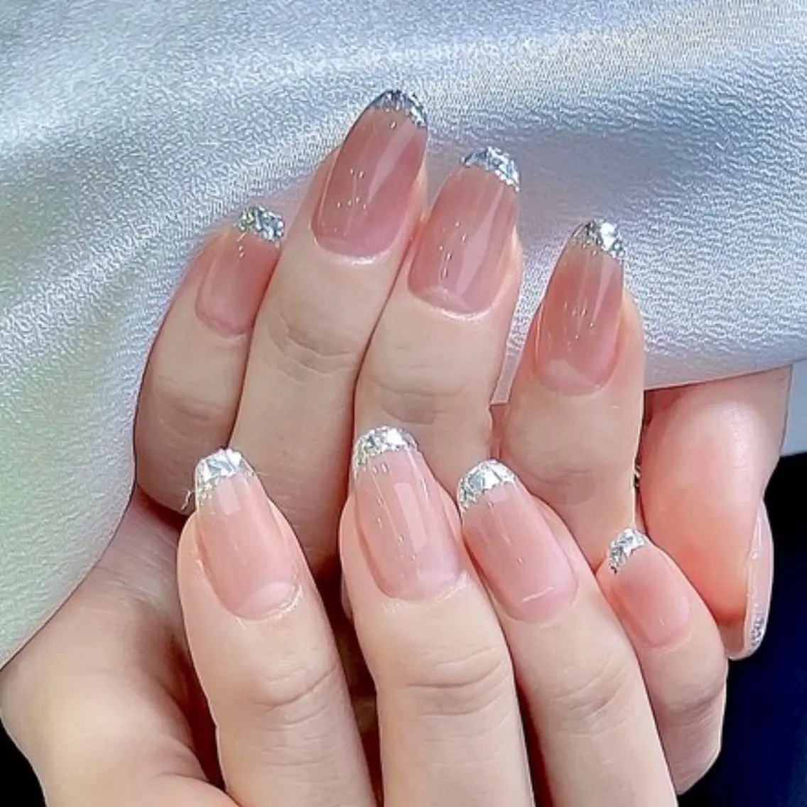 【オフなし】ガラスフレンチ💎指先にジュエリーの輝きの写真