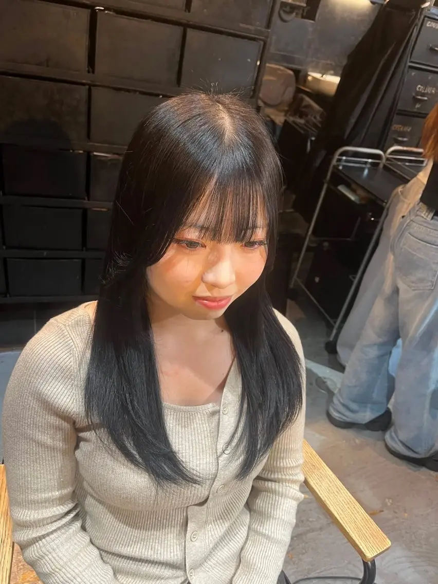 ロング カラー 陣内 こころのヘアスタイル