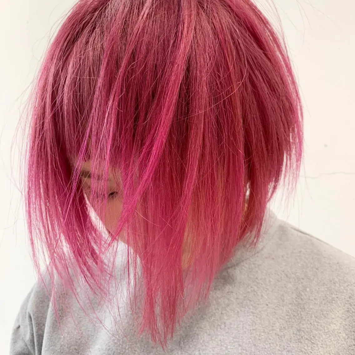 セミロング カラー ブリーチ ケアブリーチ グラデーションカラー ピンクカラー トリートメント ヘアカラー トリートメント THE./ブリーチ 透感カラー/髪質改善のヘアスタイル