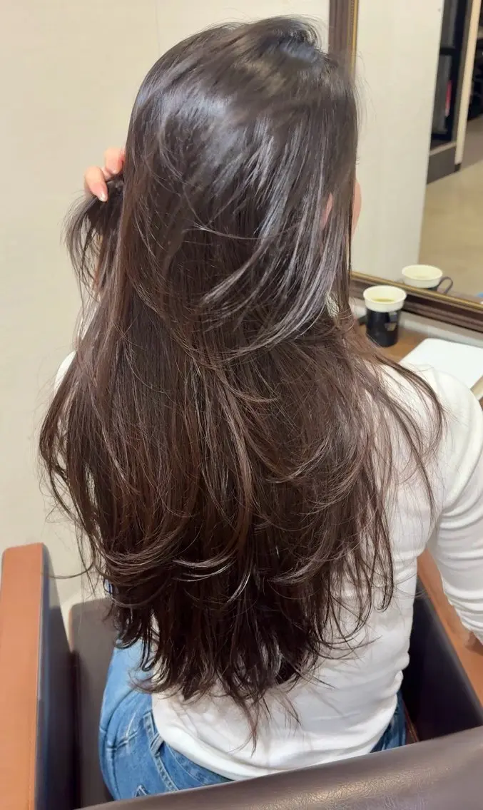 ロング カット ヘアカラー トリートメント 縮毛矯正/髪質改善/ 艶髪/レイヤーカットのヘアスタイル